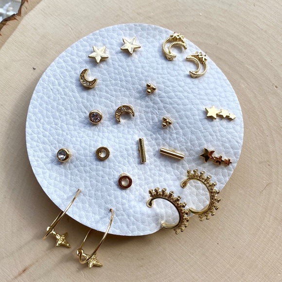Free People Jewelry - NWT Free People Gold Mix N Match Earring Set